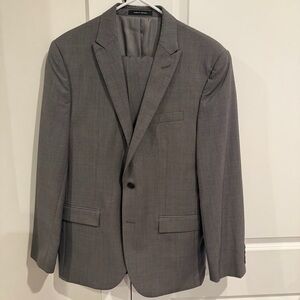 Kenneth Cole Classic Gray Suit (Pants Included)